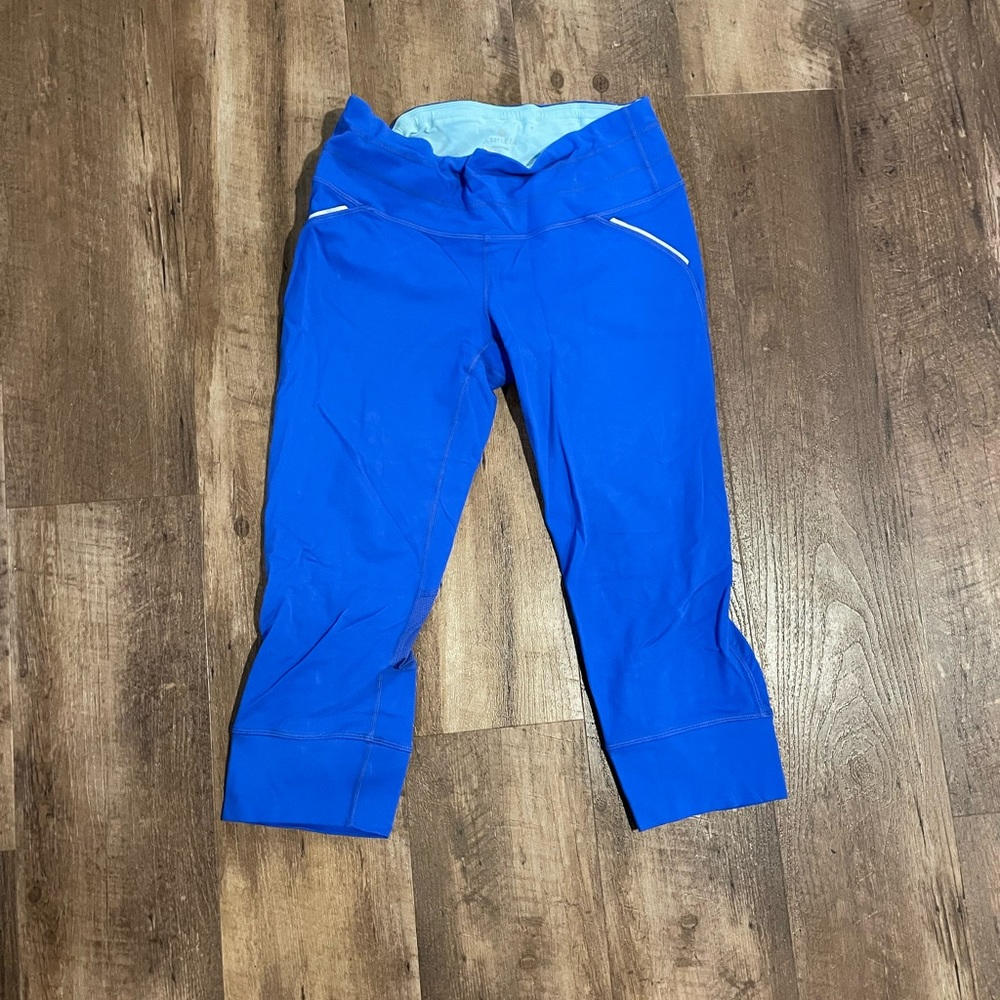 Athleta medium cropped legging